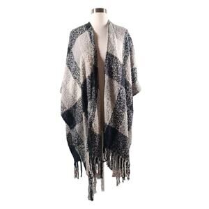 Woolrich Fringed Cape Shawl Wrap Fleece Polyester Black Gray Plaid Poncho One Sz